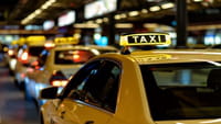 Düsseldorf: Taxifahrten per Handy bezahlen